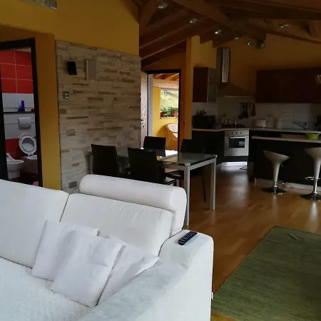 Holiday home Attico Lago&monti *